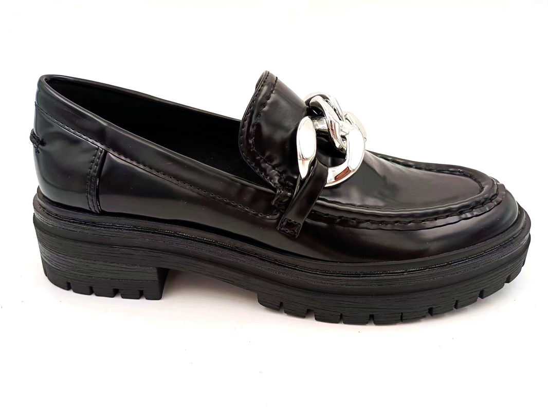 Loafers de dedo redondo para mulheres tipo salto plano com parte superior de couro