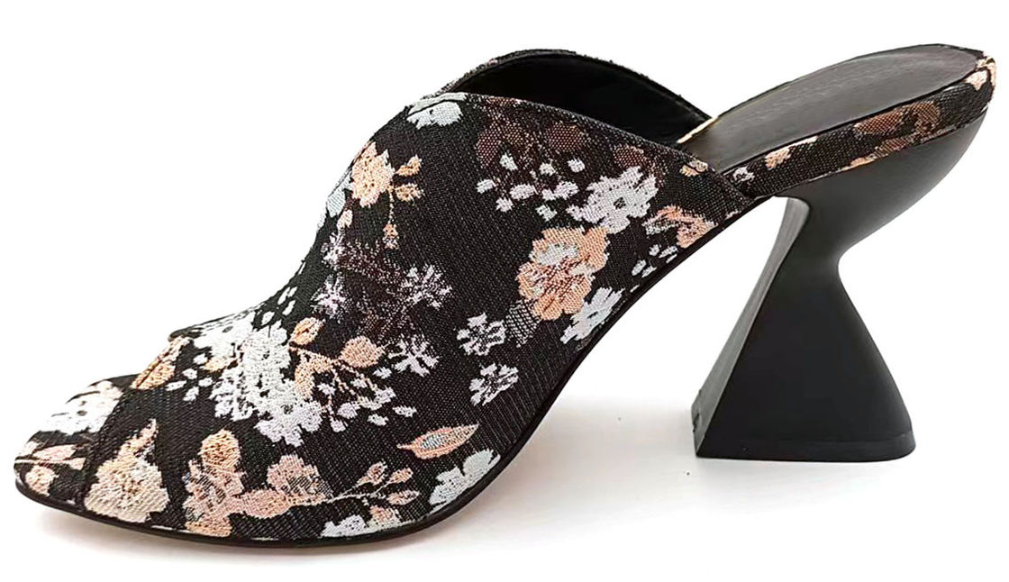 Brocade Jacquard Floral Alto Vamp Peep Toe Mule Com Sculptured Cake Stand Heel