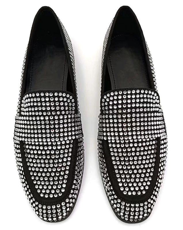 Sapatos clássicos, com estilo, confortáveis, elegantes, para todas as estações.