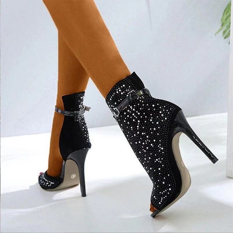 Sapatos de salto alto de Stiletto com cor castanha-branca e preta