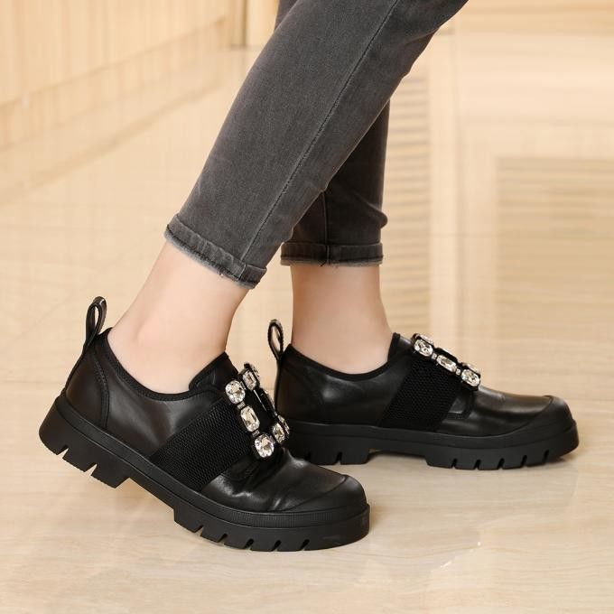 Pernas redondas Sapatos Flat Loafer Slip On Tipo Para Todas as Estações OEM
