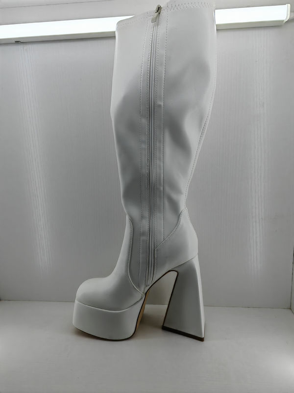 Pernas pontiagudas, sapatos femininos, botas de salto alto e tipo de fecho.