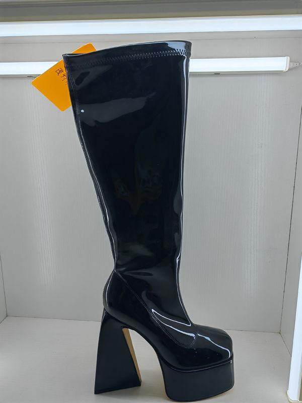 Pull On Tipo de fechamento Sapatos femininos com salto grande padrão sólido